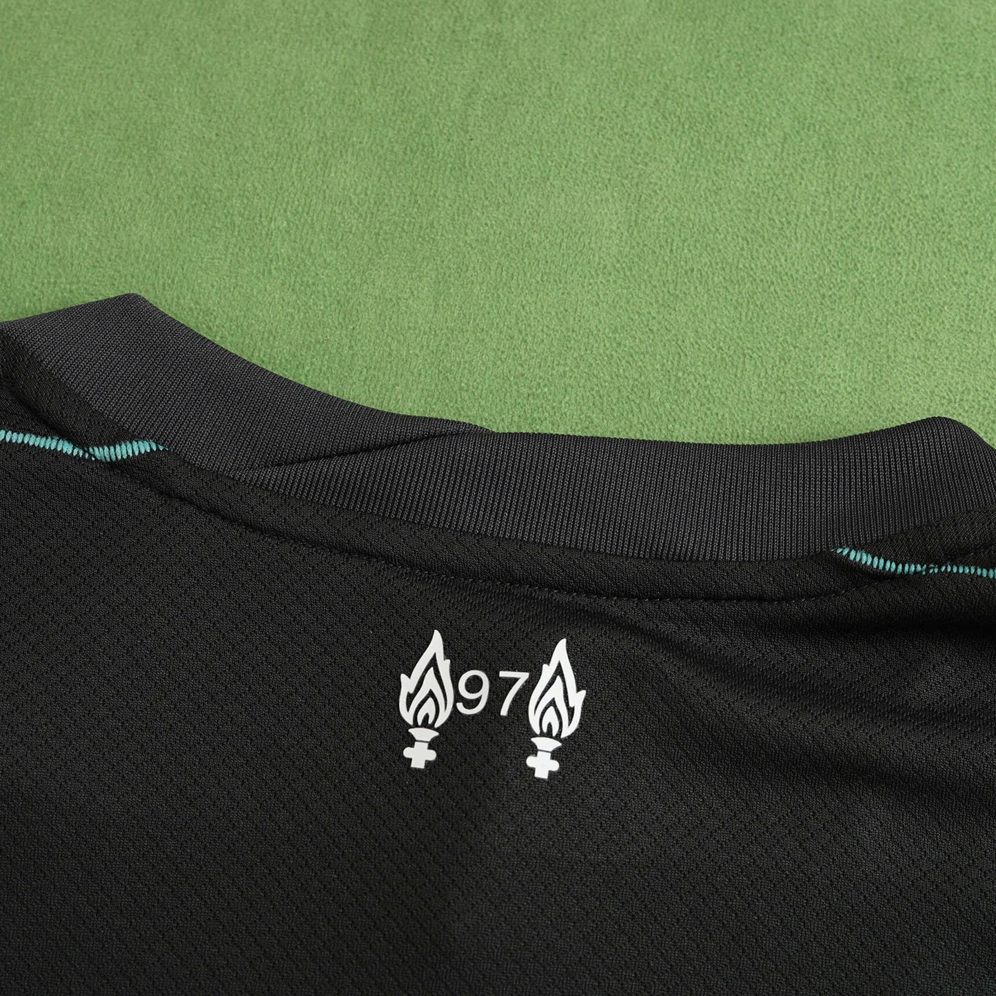 Liverpool F.C - Auswärtstrikot 2024/25